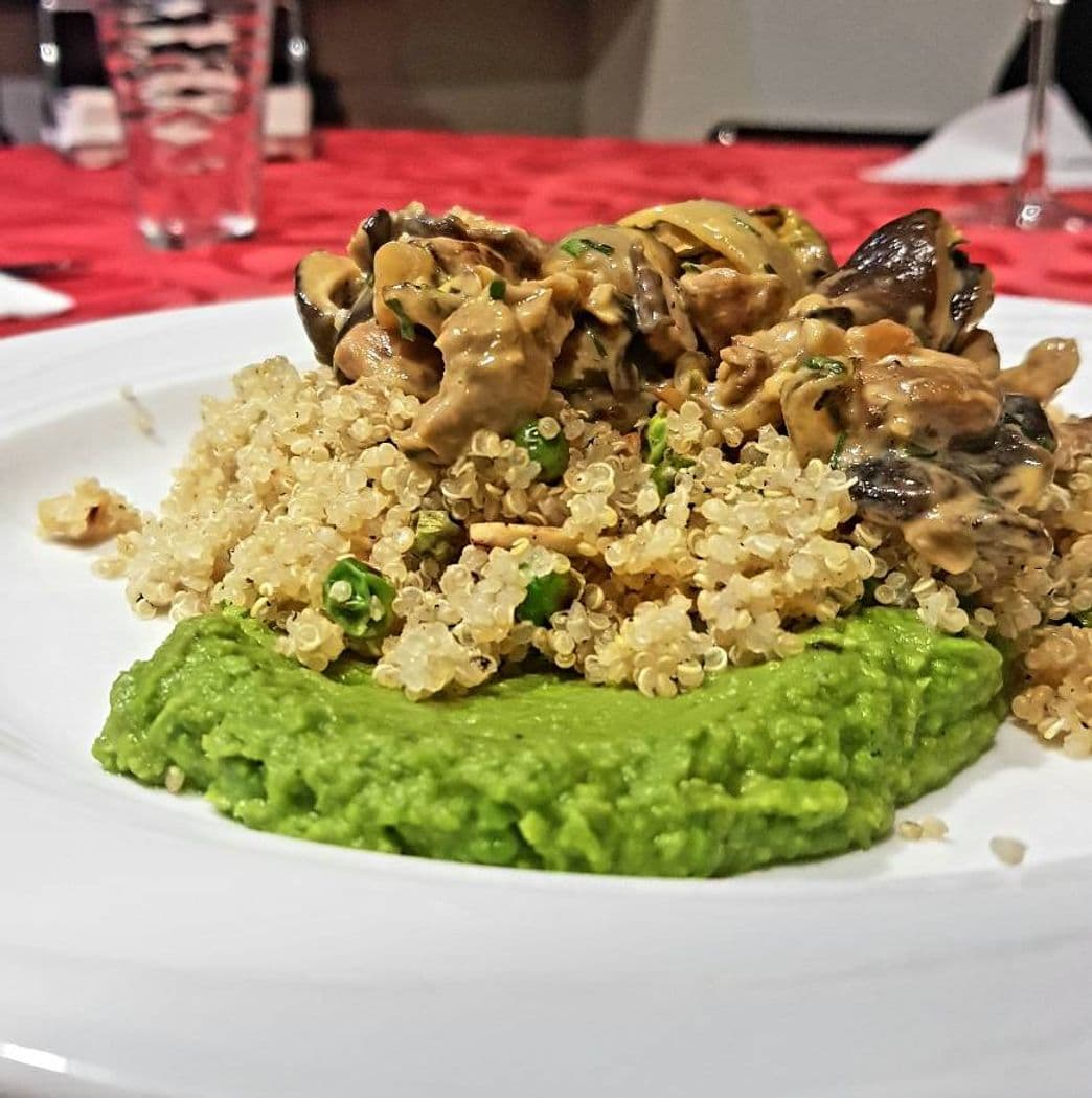 Fashion Fricassé de cogumelos com quinoa e ervilhas