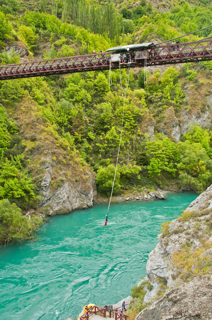 Moda Bungee Jumping sobre o rio Kawarau 