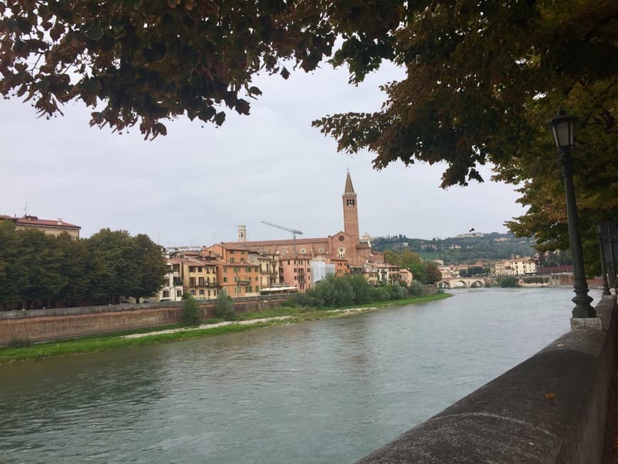 Place Fiume Adige