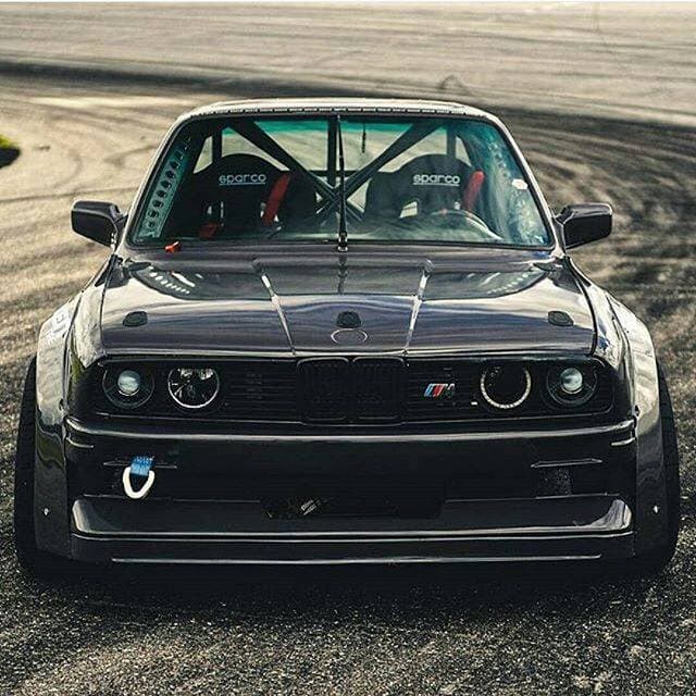 Moda BMW M3 e30