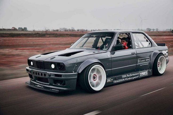 Moda BMW M3 e30