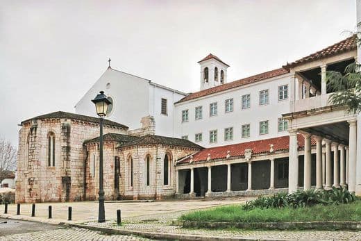 Place Monastery São Dinis e São Bernardo