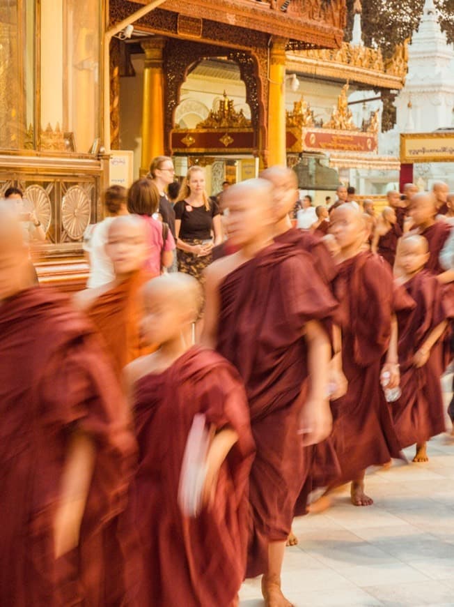 Place Shwedagon Pagoda