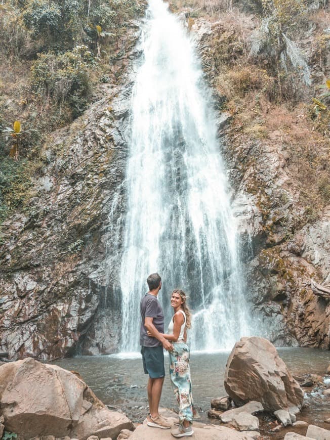 Lugar Khun Korn Forest Park Waterfall