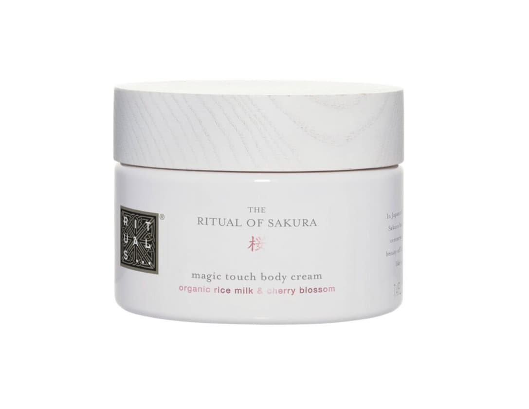 Product Ritual of Sakura Body Cream 