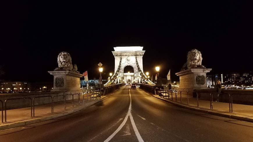 Lugar chain bridge 