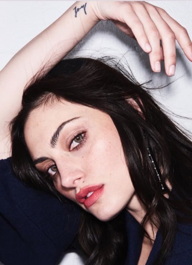 Fashion Phoebe Tonkin