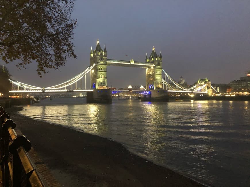 Place Tower Bridge