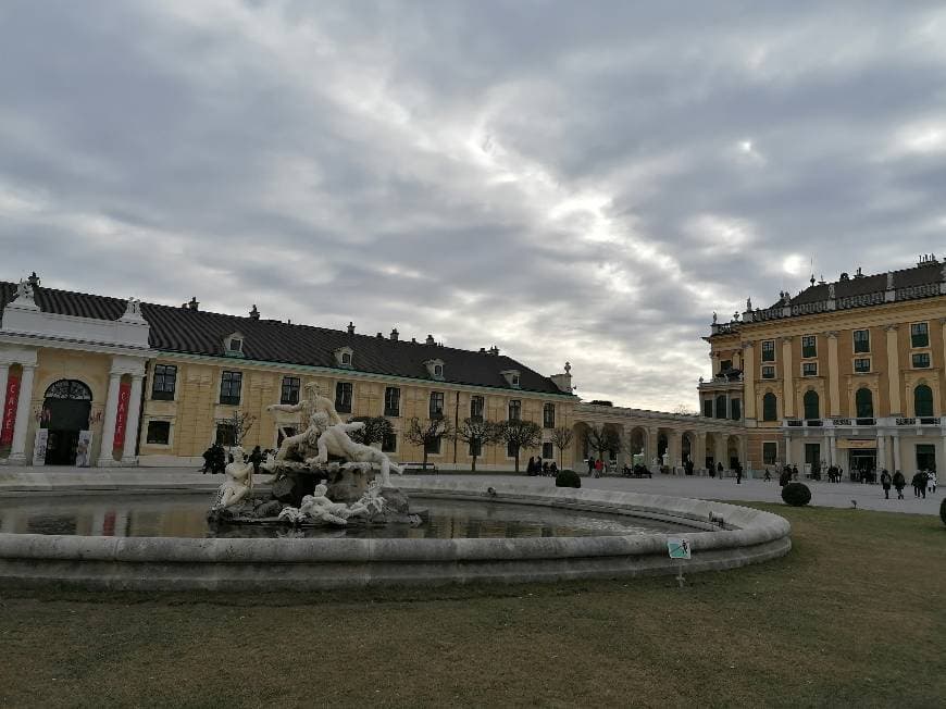 Place Schönbrunn Palace