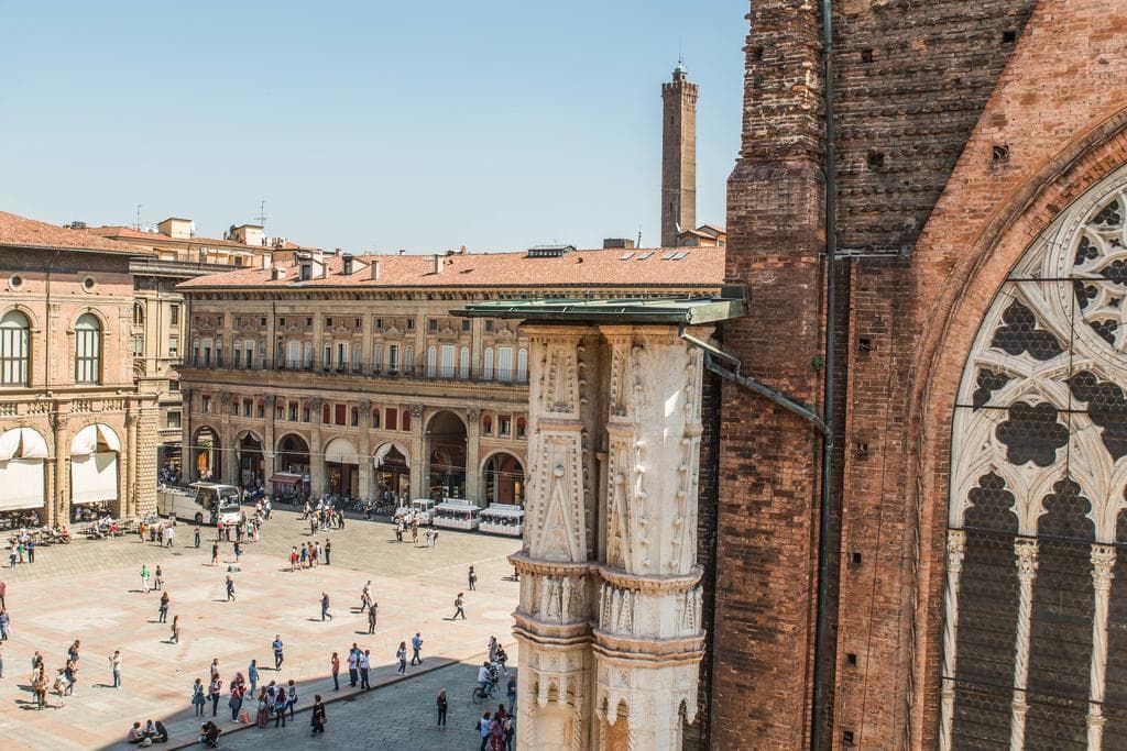 Place Piazza Maggiore