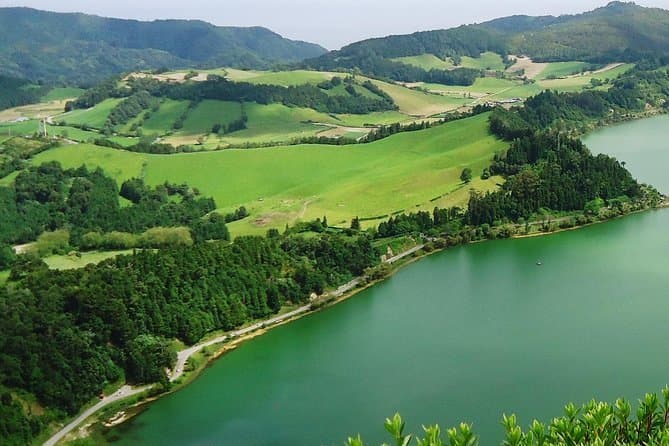 Place Furnas Lake