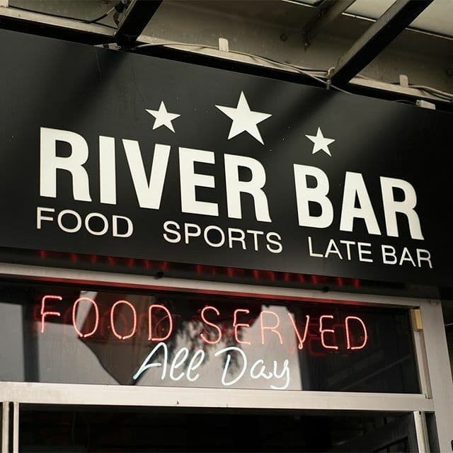 Lugar River Bar