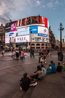 Lugar Piccadilly Circus