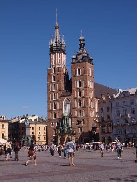 Place Basílica de Santa María