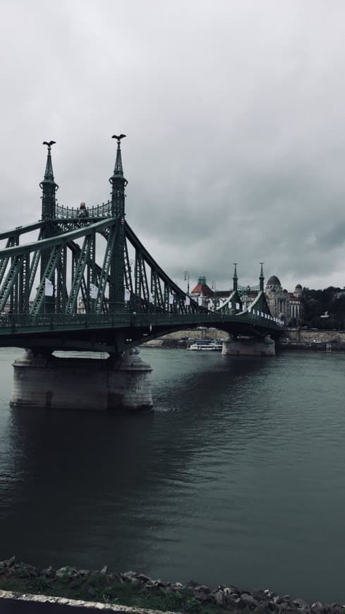 Place Puente de las Cadenas