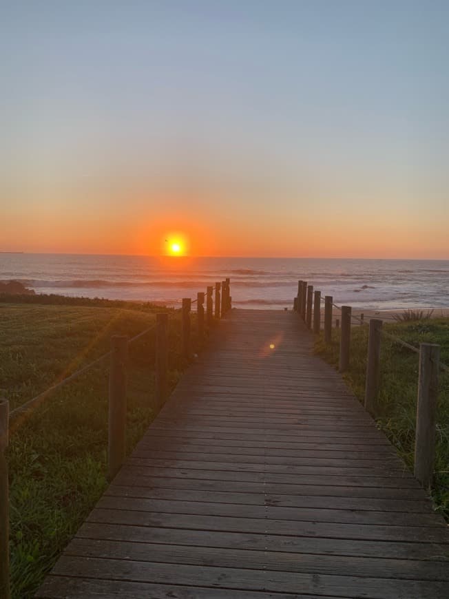 Lugar Praia do Aterro