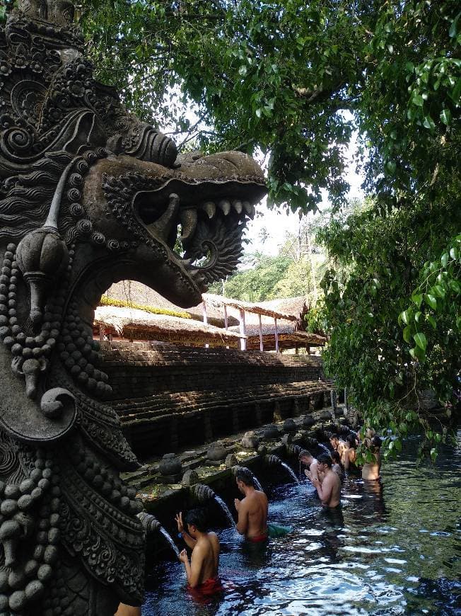 Lugar Pura Tirta Empul