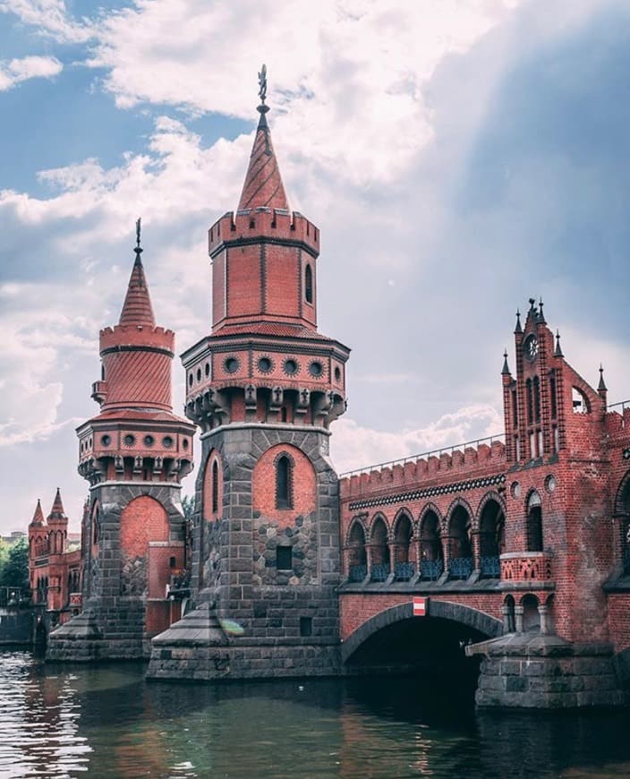 Place Oberbaumbrücke