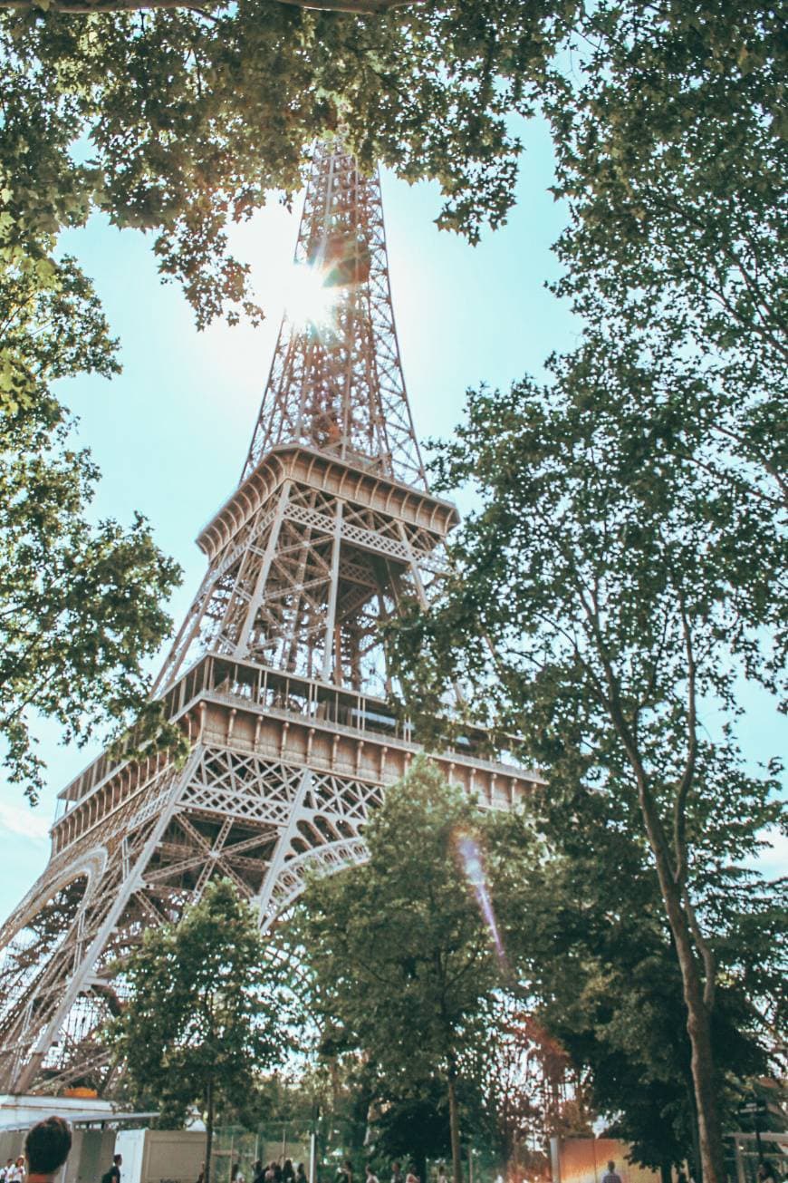 Place Torre Eiffel