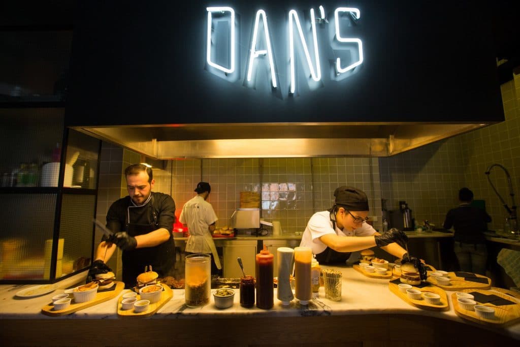 Restaurantes Dan's Finger Food and Drinks