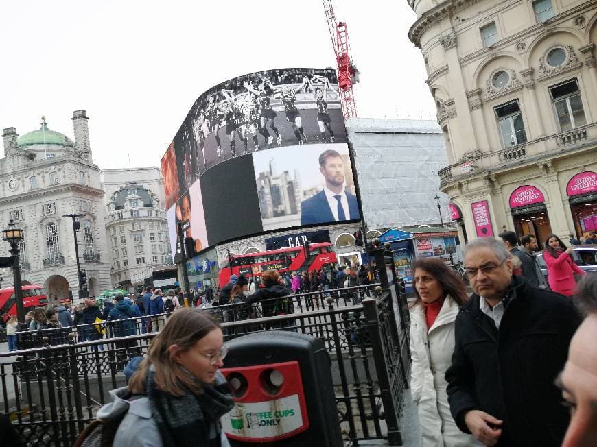 Lugar Piccadilly Circus