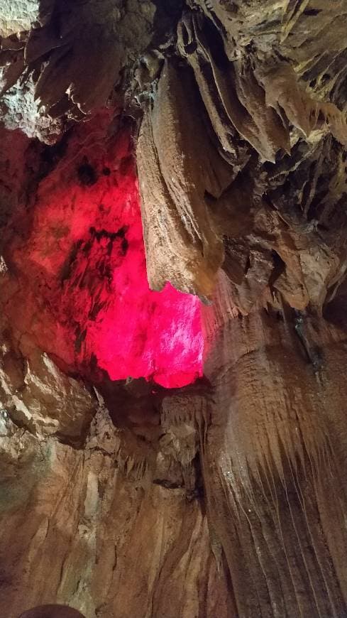 Place Grutas de Mira de Aire - Empreendimentos Turisticos e Espeleológicos S.A