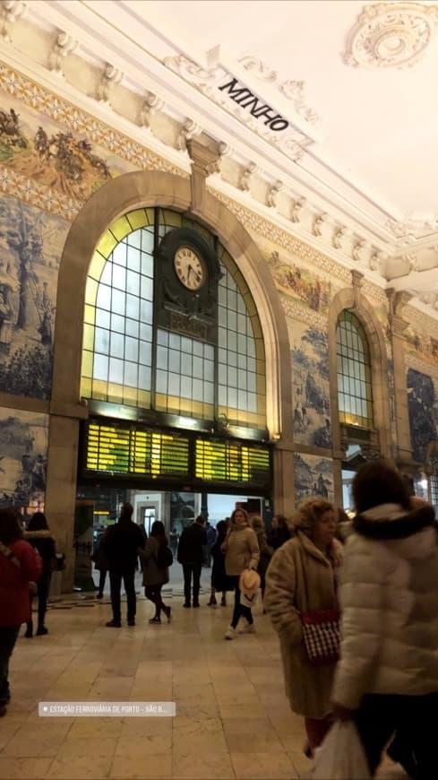 Lugar São Bento station