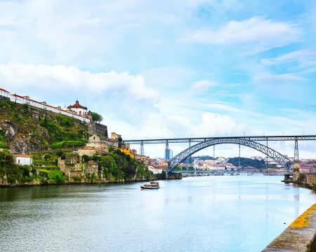 Producto Cruzeiro 6 pontes no Douro c/ almoço a bordo ⛴️