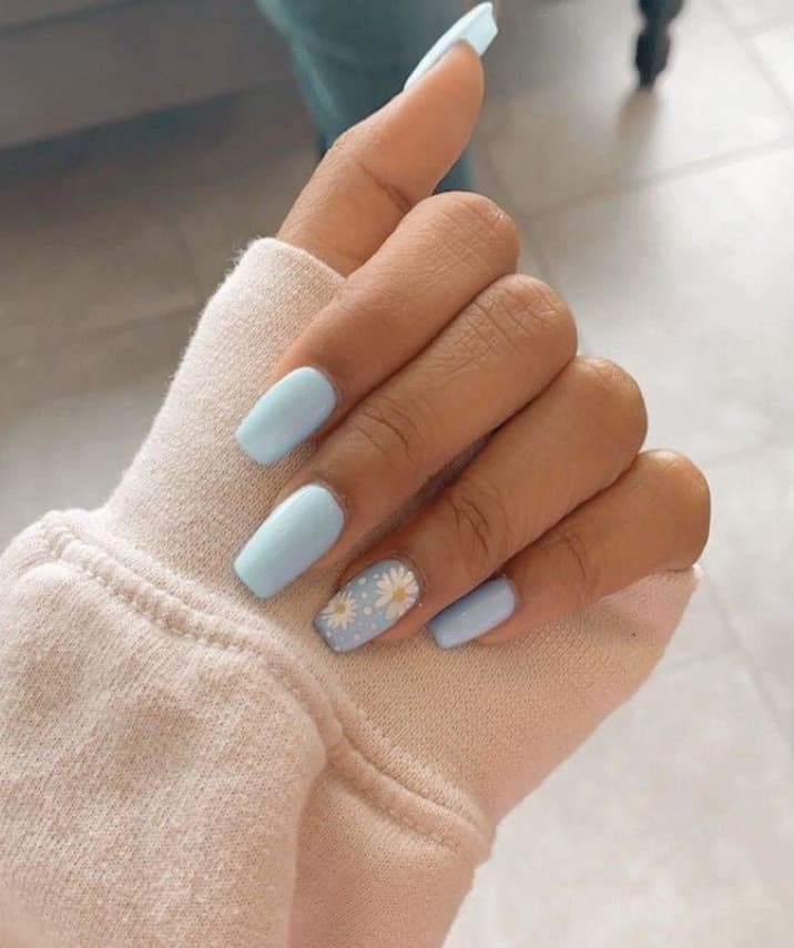 Moda Light blue nails