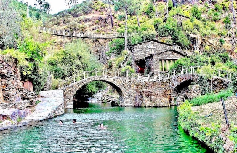 Lugar Praia Fluvial De Foz D'Égua