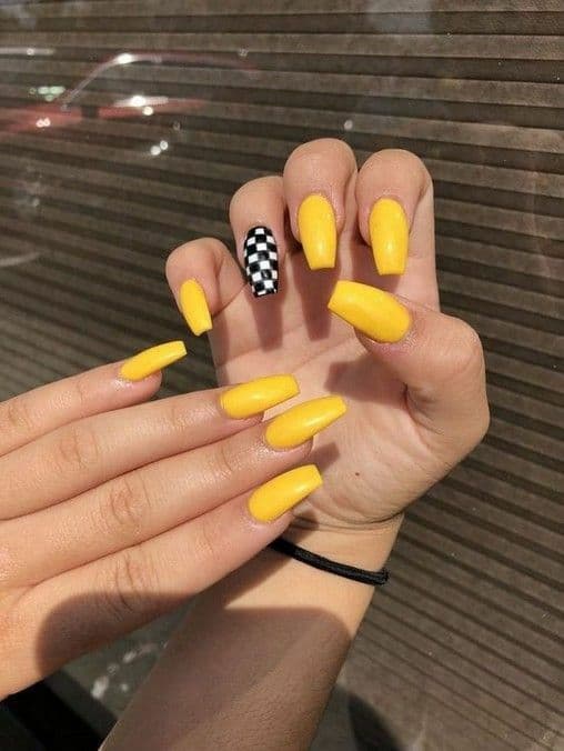 Moda Unhas amarelas 