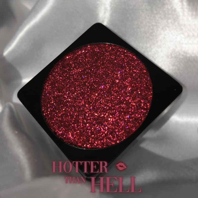 Fashion 
MUSA | Creamy Glitter Makeup “Hotter Than Hell”