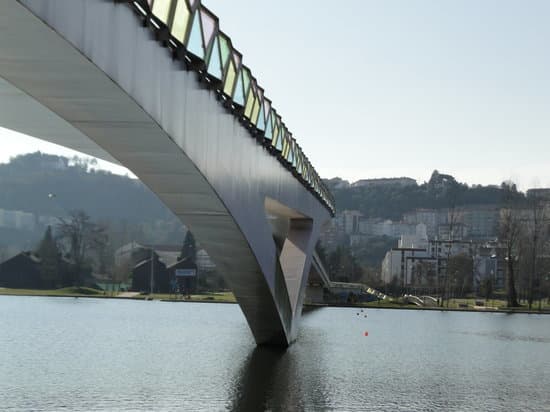 Place Ponte Pedonal Pedro e Inês