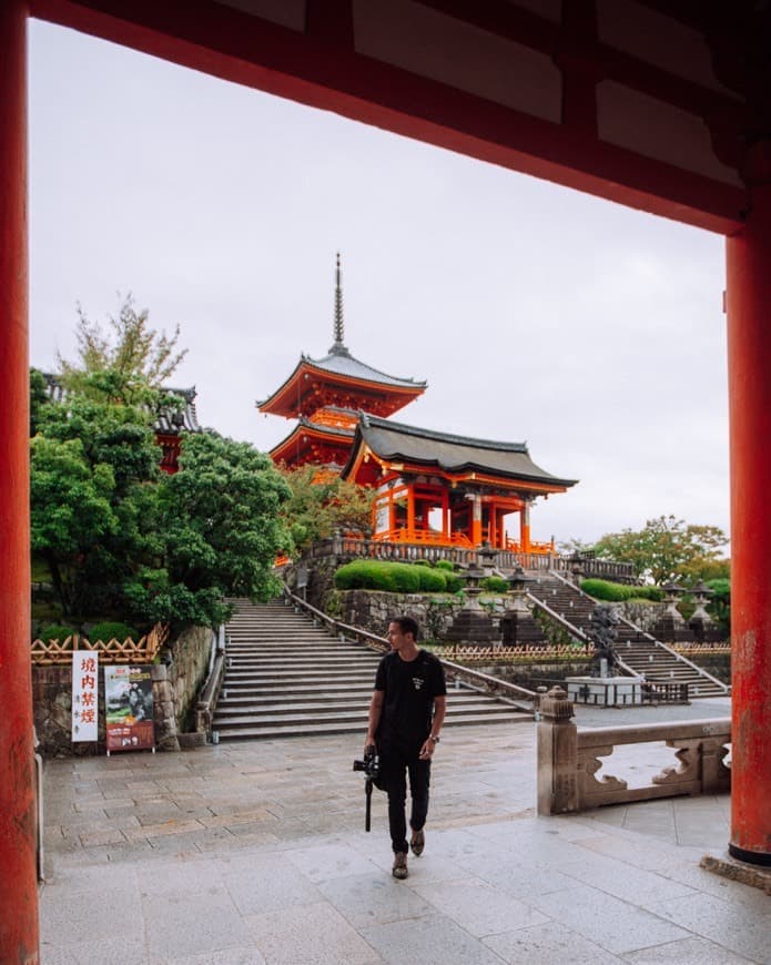 Lugar Sensoji Temple old five-story pagoda mark