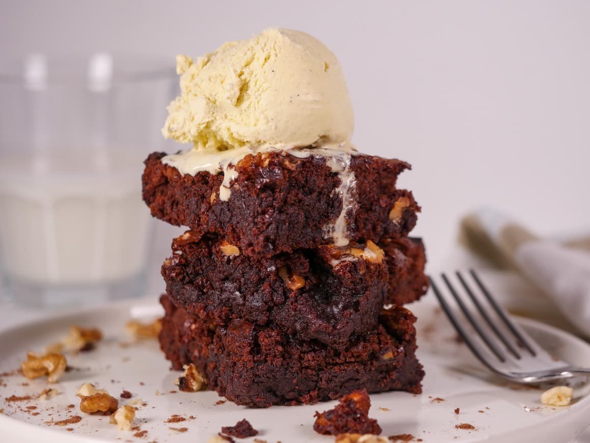 Fashion INDULGENT BROWNIES (PLANT-BASED + GF)