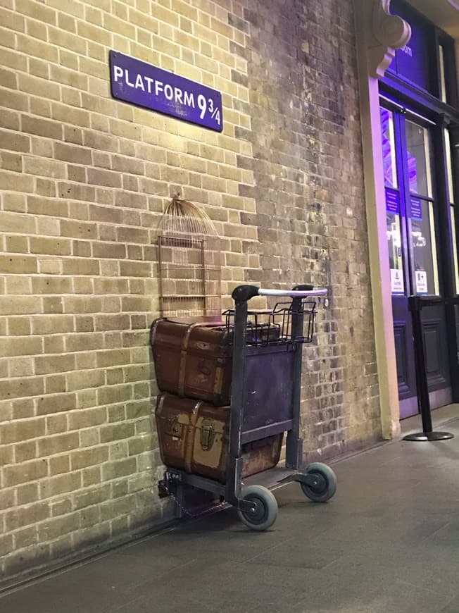 Place The Harry Potter Shop at Platform 9¾