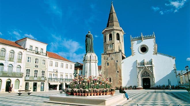 Place Igreja de São João Baptista