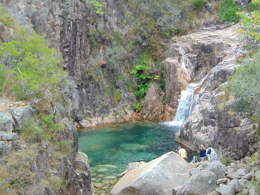 Lugar Cascata da Portela do Homem