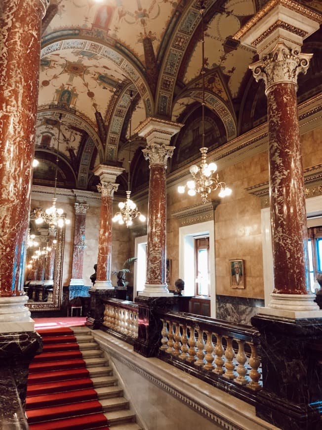 Lugar Hungarian State Opera