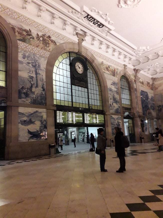 Place São Bento station