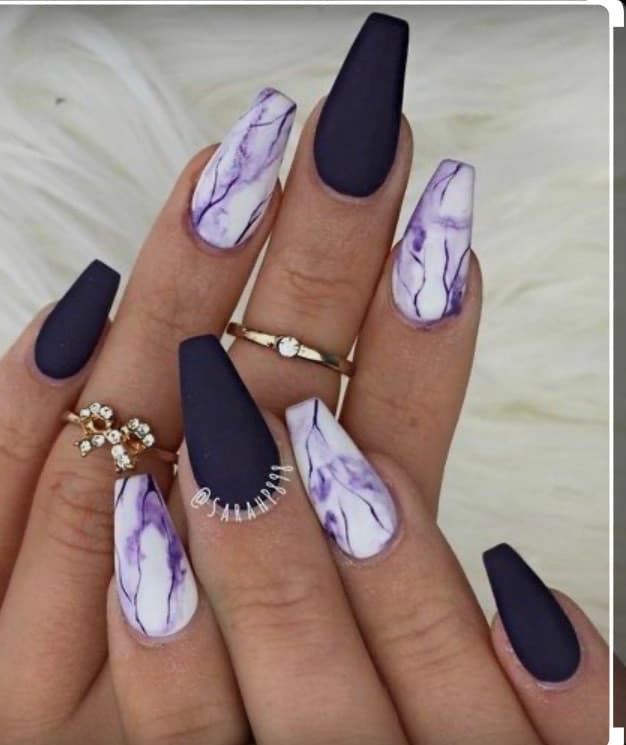 Moda Purple nails 