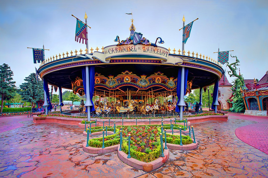 Place The Lancelot Carousel