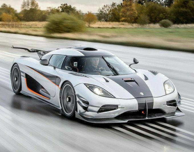 Moda Koenigsegg one:1