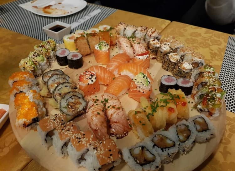 Restaurantes Roiyaru Sushi House