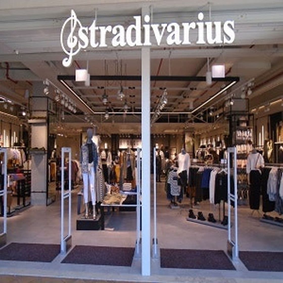 Moda Stradivarius loja