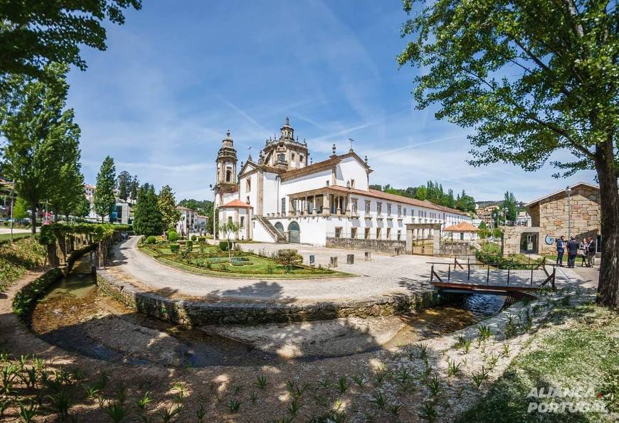 Place Mosteiro de S. Miguel de Refojos