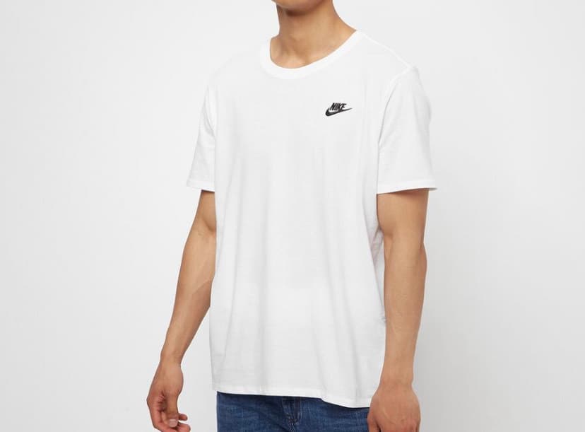 Producto Nike Club Tee