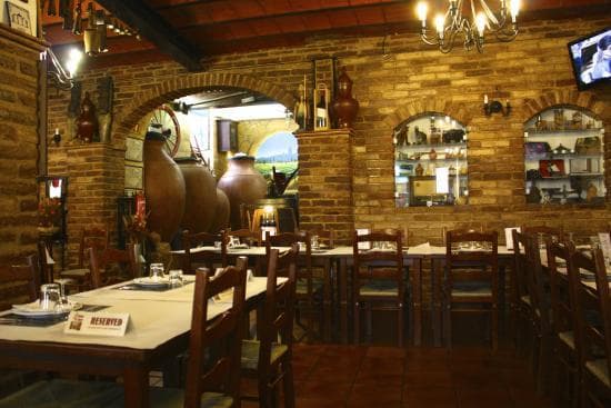 Restaurants Restaurante Adega Típica 25 de Abril