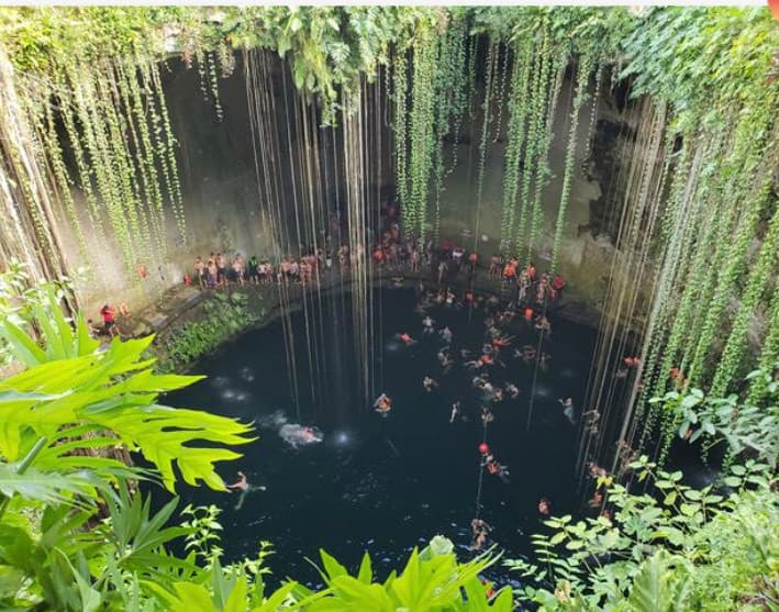 Place Cenote Ik-Kil