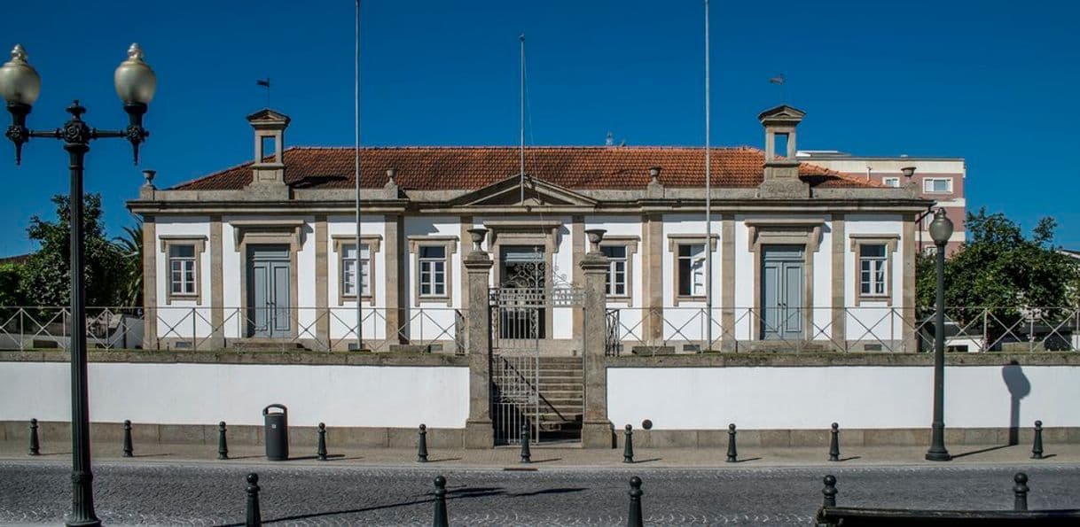 Place Biblioteca-Museu Municipal Paredes